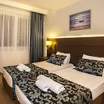 Hotel Parador Suite Hotel