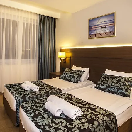 Отель Parador Suite Hotel