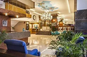 Parador Suite Hotel Отель