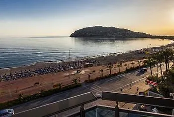 Parador Suite Hotel Отель 3*