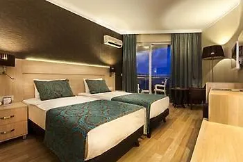 Parador Suite Hotel Отель 3*