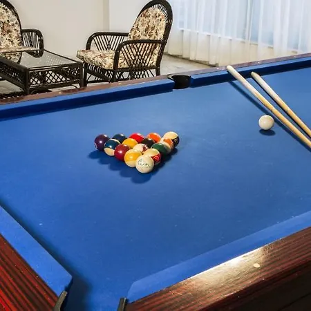 Отель Parador Suite Hotel