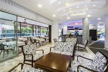 Отель Parador Suite Hotel
