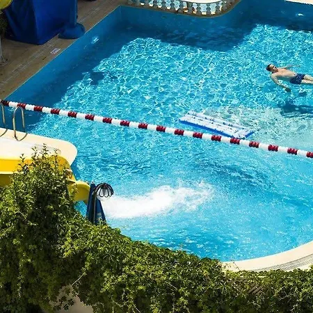 Отель Parador Suite Hotel