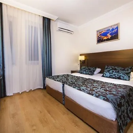 Parador Suite Hotel