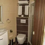Parador Suite Hotel 3*